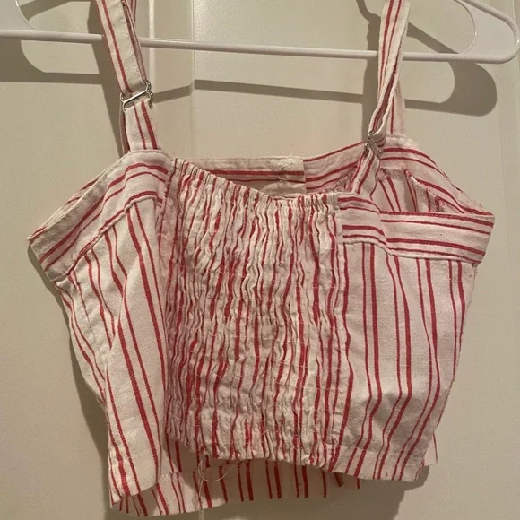 Brandy Melville Red and White Crop Top - Picture 4 of 8
